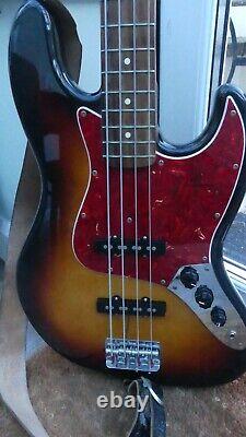 Fender Jazz Bass 1995 Vintage Reissue'62 Sunburst, Maple Rosewood VGC+ Case