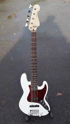 Fender Jazz Bass Deluxe 5 String MIM Guitar