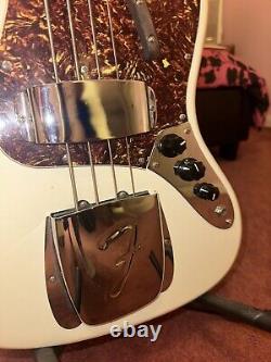 Fender Jazz Bass Guitar In Cream