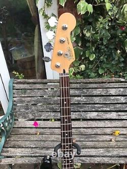 Fender Jazz Bass Sunburst withRosewood fretboard & Stack knob control