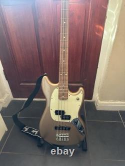 Fender Player Mustang Bass PJ Pau Ferro Fingerboard Firemist Gold 3.6kg