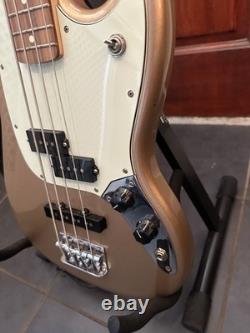 Fender Player Mustang Bass PJ Pau Ferro Fingerboard Firemist Gold 3.6kg
