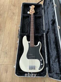 Fender Precision Bass