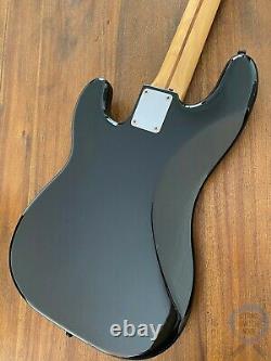 Fender Precision Bass, High Gloss Black on Black, 2004