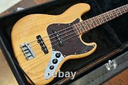 Fender Special Edition Deluxe Jazz Bass Ash with Hard Case, Excellent condition