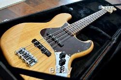 Fender Special Edition Deluxe Jazz Bass Ash with Hard Case, Excellent condition