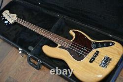 Fender Special Edition Deluxe Jazz Bass Ash with Hard Case, Excellent condition