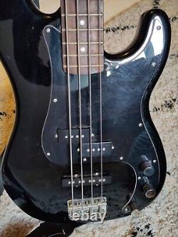 Fender Squier Affinity P Bass Guitar