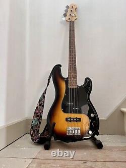 Fender Squier Affinity P Bass With Fender Rumble Bass Amp