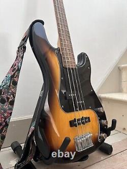 Fender Squier Affinity P Bass With Fender Rumble Bass Amp