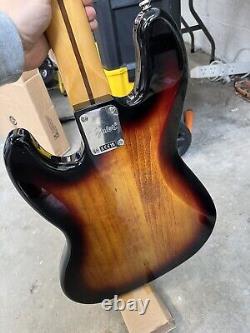Fender Squier Classic Vibe'60s Jazz Bass 3-Colour Sunburst Electric Bass Guitar