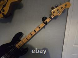 Fender Squier Classic Vibe'70s Jazz Bass Black Electric Bass Guitar