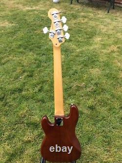 Fender Squier P Bass 5 String Standerd Walnut