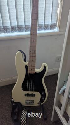 Fender Squire Affinity PJ Bass used twice