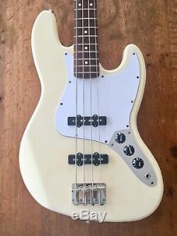 Fender Standard Jazz Electric Bass Guitar White with Rosewood Fingerboard 1998