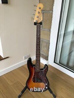 Fender USA Precision Avri 62 Vintage Re-issue 4-string Bass Guitar