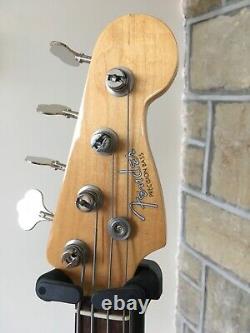 Fender USA Precision Avri 62 Vintage Re-issue 4-string Bass Guitar