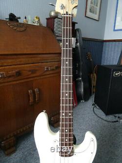 Fender p bass guitar precision mexican mim white 4-string 2004 excellent cond