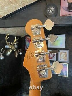 Fender squire jazz bass