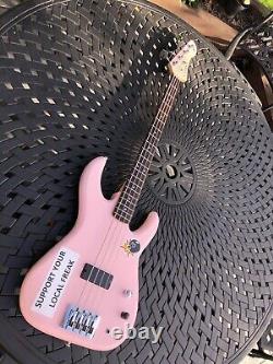 Flea Bass Model 32 Fleabass RHCP Guitar Shell Pink Nitro