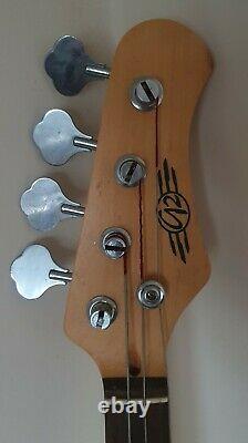 GIBSON G2 CUSTUM ELECTRIC BASS GUITAR 4 STRINGS IN GOOD CONDITION VIEW Picture
