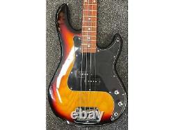 G&L Tribute Series Bass Guitar LB 100 in Sunburst Pre-Owned