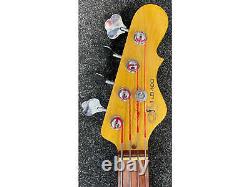 G&L Tribute Series Bass Guitar LB 100 in Sunburst Pre-Owned