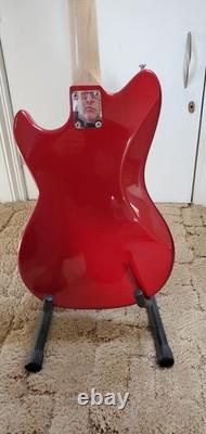 G&L Tribute series Fallout short scale bass guitar. Superb condition