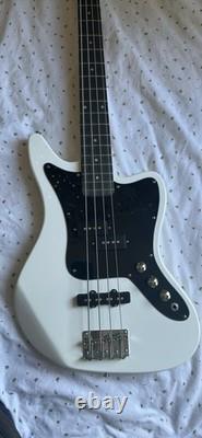 Gear4Music electric bass guitar bundle with amp, bag, cables Gear4Music electric bass guitar bundle with amp, bag, cables