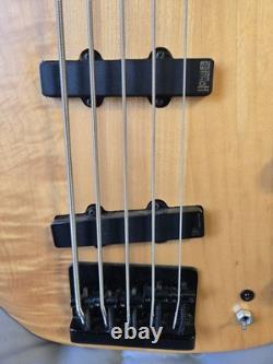 Hohner Profesional B Bass V 5 String Bass Guitar (Active)