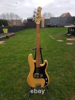 Hondo Bass guitar deluxe Series 830 Made In Korea Vintage Style