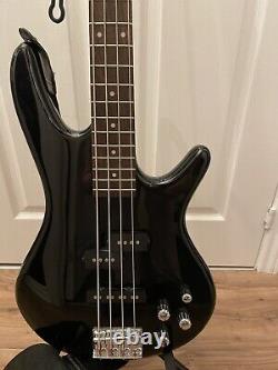 Ibanez GSR200 4-String Bass Guitar (Black) with Zoom B2, Soft Case & Books/DVDs