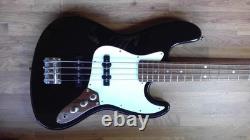 Jazz Bass guitar used 4 string