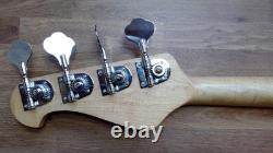 Jazz Bass guitar used 4 string