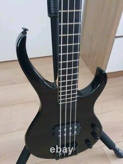 Kramer Disciple D-1 Bass. Excellent Condition. Includes Accessories