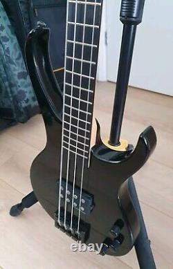 Kramer Disciple D-1 Bass. Excellent Condition. Includes Accessories