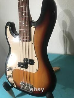 LEFT HAND Bass guitar (Legend precision)