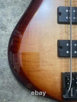 Marcus Miller M7 Bass Guitar Fretless 5 strings mint condition
