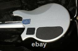 Music Man Bongo Bass Guitar 4H original Hard case almost mint