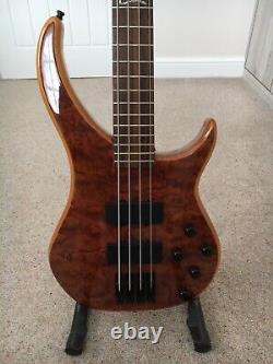 Peavey Cirrus BXP 4 bass guitar