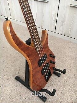 Peavey Cirrus BXP 4 bass guitar