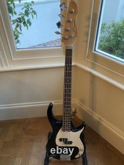 Peavey Milestone BXP Electric Bass and Peavey Max 126 Bass Christmas bundle
