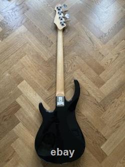 Peavey Milestone BXP Electric Bass and Peavey Max 126 Bass Christmas bundle