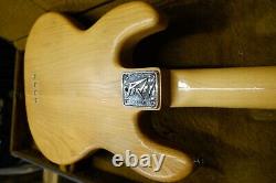 Peavey T-40 Bass Guitar Vintage 1970's Made in USA, with hard case