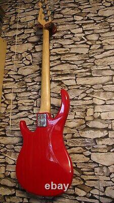 Peavey Zodiac EX Bass Guitar Red/White