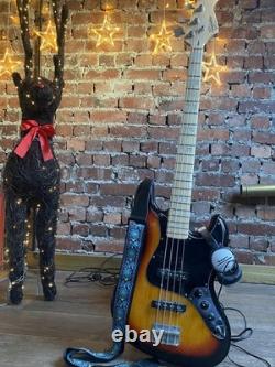 Revelation RBJ-67'Sunburst' Electric Bass Guitar & Fender Rumble 15 Amplifier