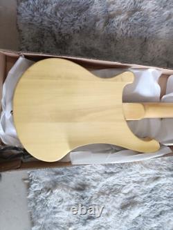 Rickenback 4-string electric bass guitar rosewood fingerboard Chrome Parts