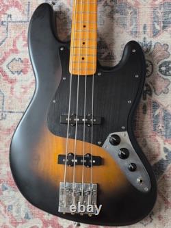 Squier 40th Anniversary Vintage Edition Jazz Bass Guitar, Satin 2-color Sunburst