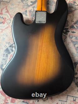 Squier 40th Anniversary Vintage Edition Jazz Bass Guitar, Satin 2-color Sunburst