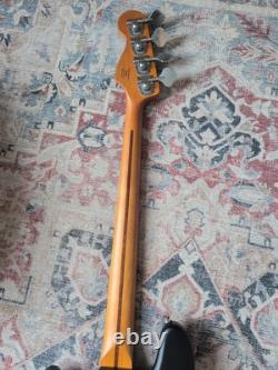 Squier 40th Anniversary Vintage Edition Jazz Bass Guitar, Satin 2-color Sunburst
